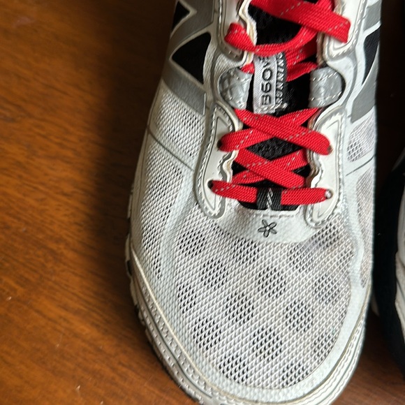 New Balance 860 Run Disney 2015 Minnie Mouse Sneakers - Picture 15 of 16